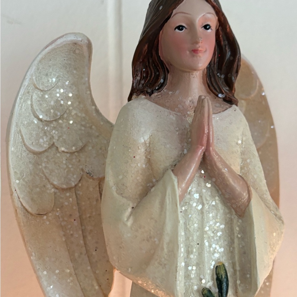 LOT of 3 Cream Angel Figurines with Holly Details - Picture 4 of 14